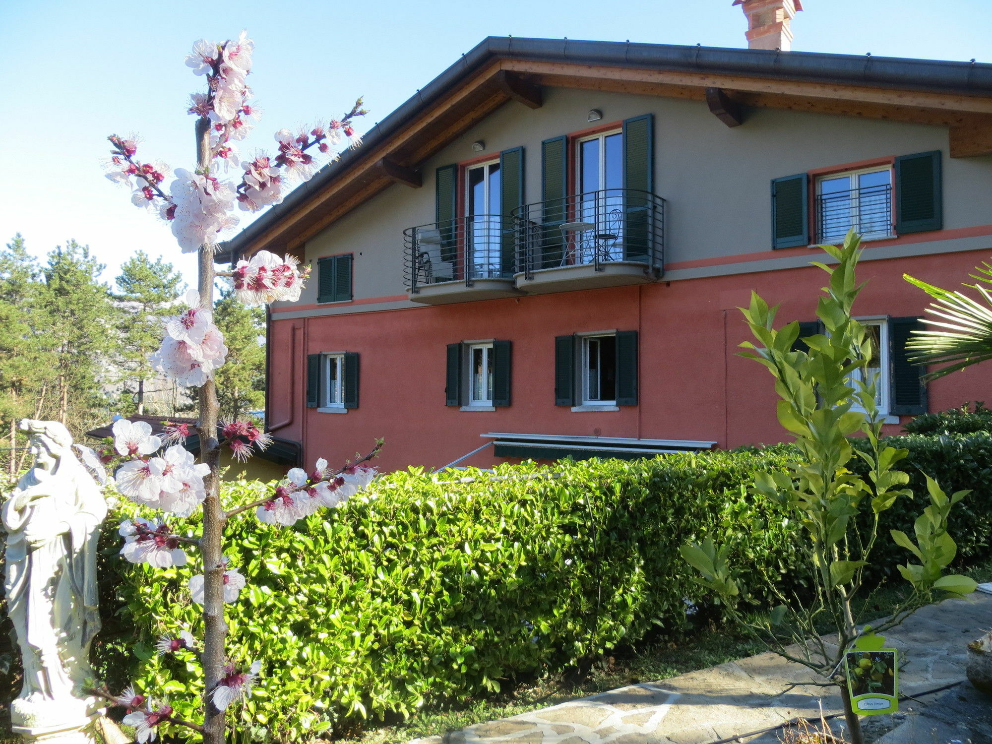 Antica Residenza I Ronchi Di Bellagio Aparthotel Exterior photo